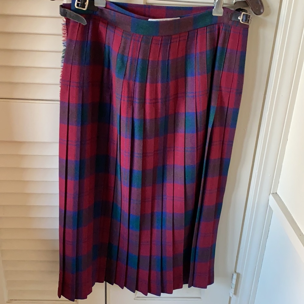 Beautiful vintage ladies  plaid 100 % Scottish wool wrap skirt with pleated back - Picture 3 of 7